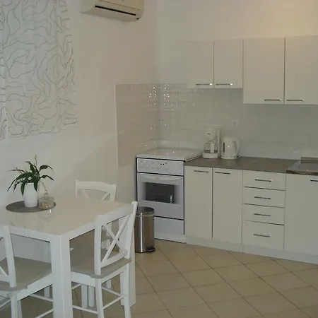 Luka Apartamento *